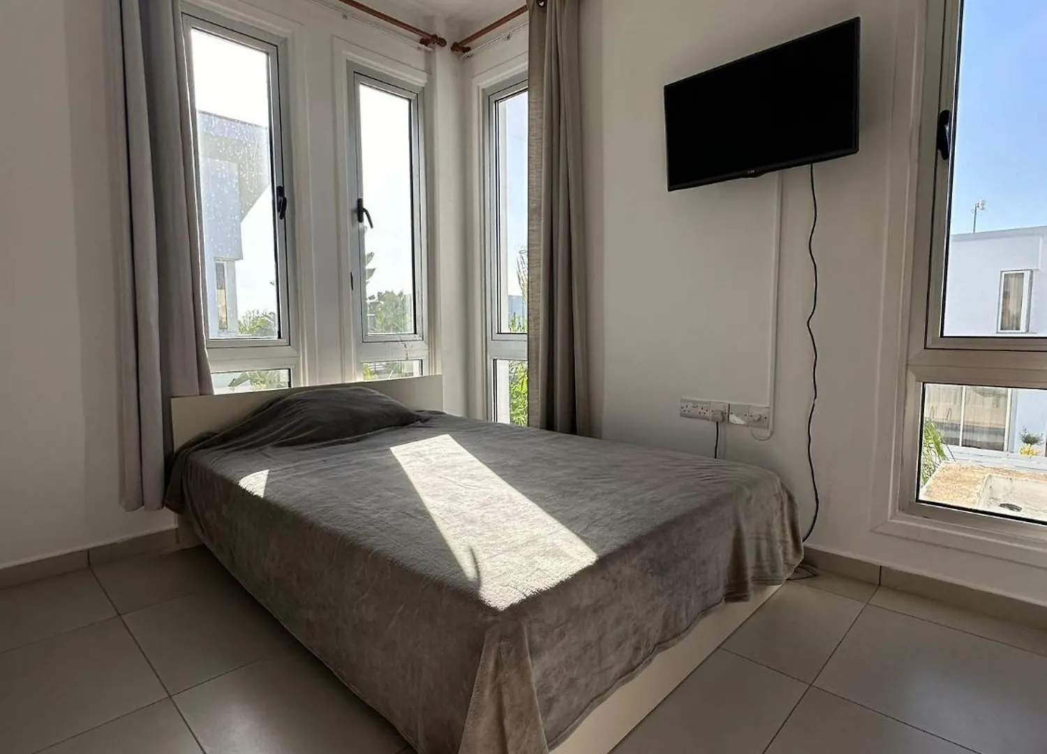 Haus 2 Schlafzimmer Und Pool Перволия Вилла