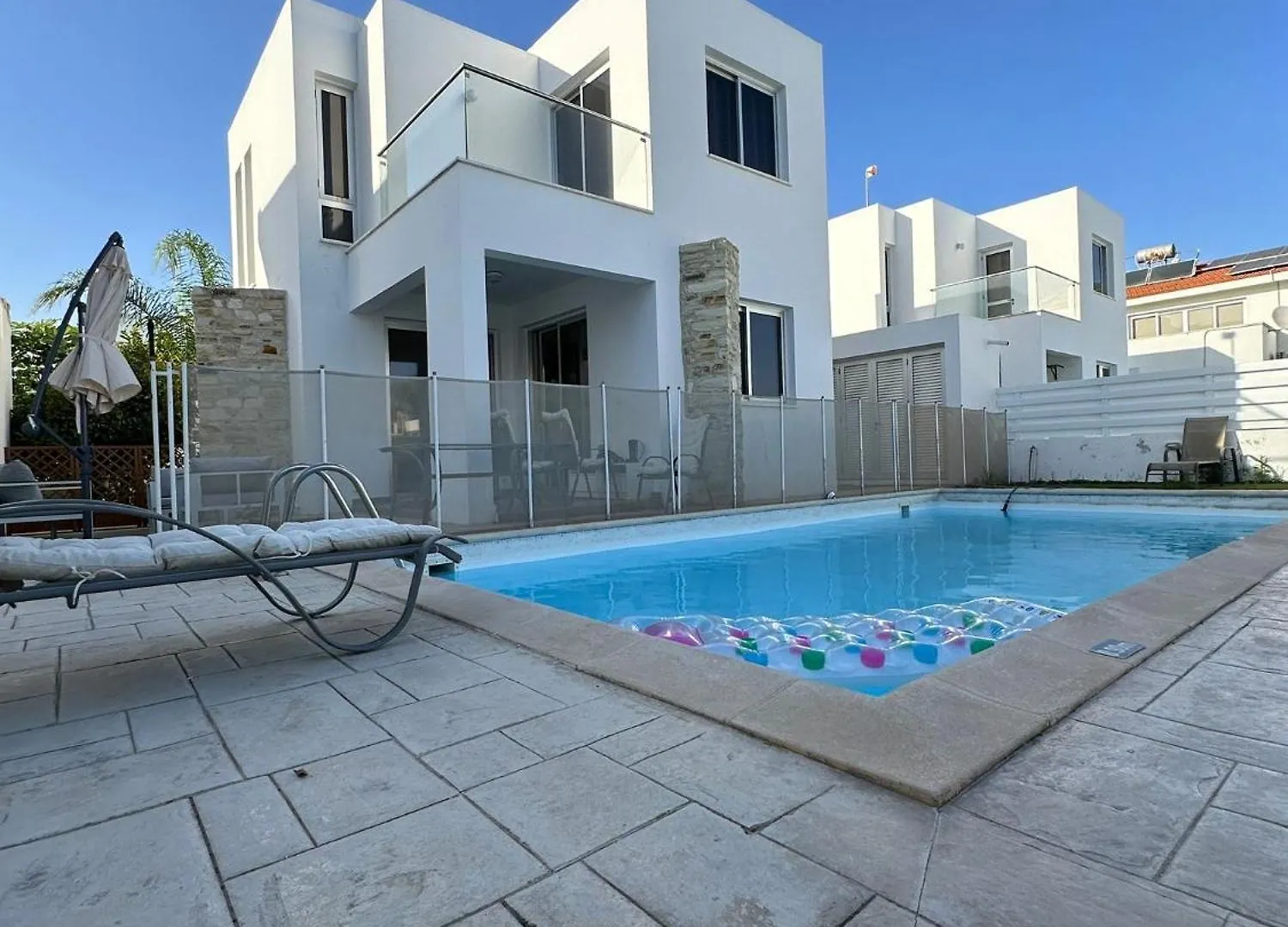 Haus 2 Schlafzimmer Und Pool Перволия Вилла